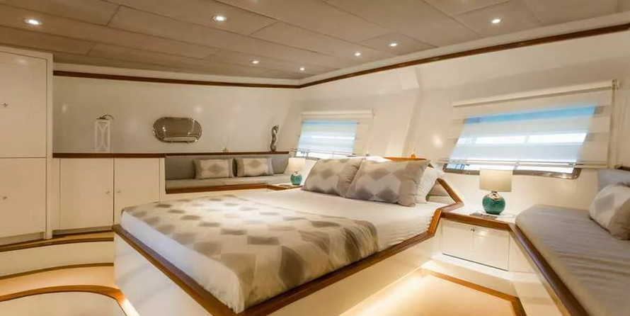 Motor sailor mauritius 43