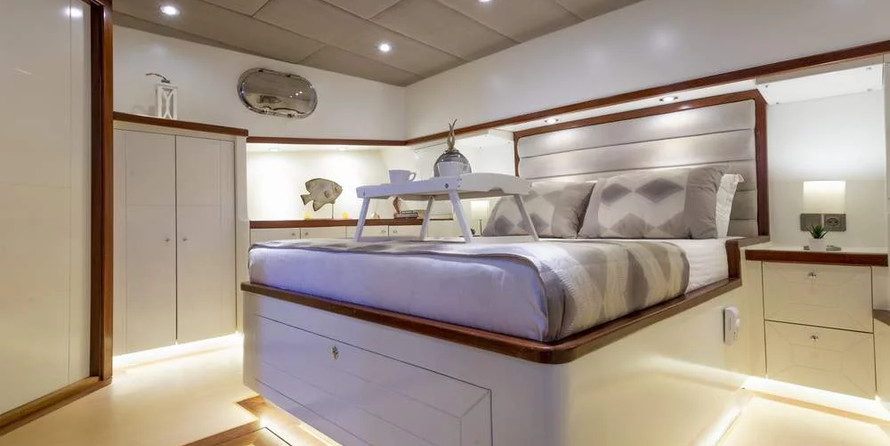 Motor sailor mauritius 43