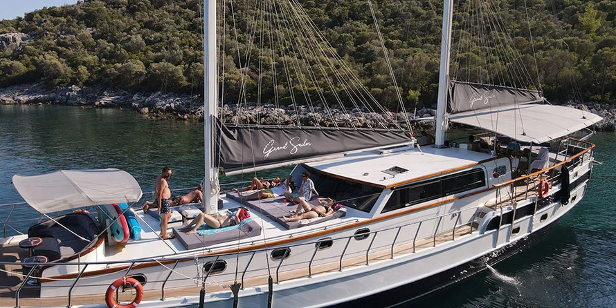 Motor sailor mauritius 43