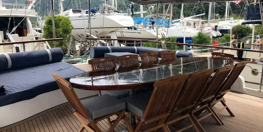 Motor sailor mauritius 43