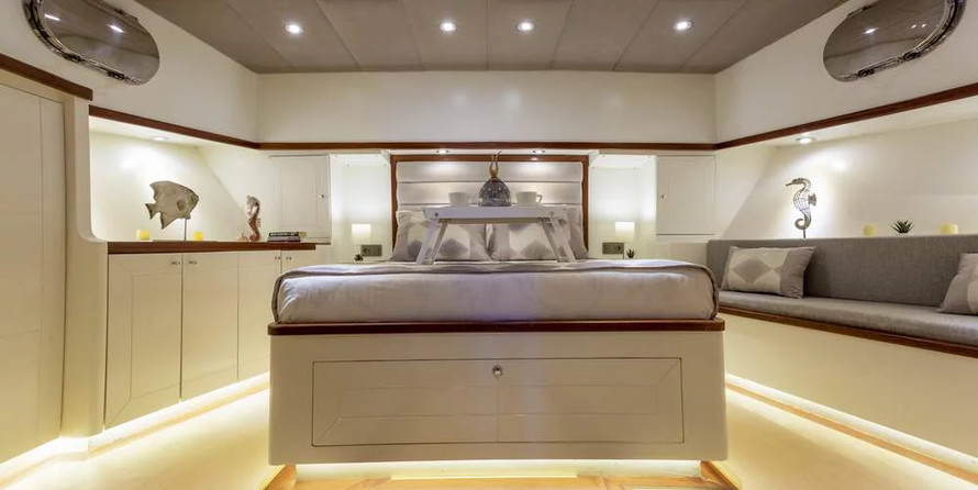 Motor sailor mauritius 43