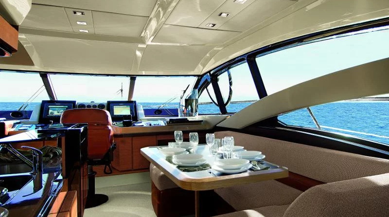 Azimut 58