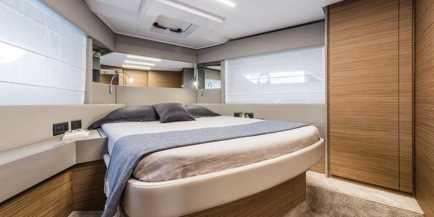 Ferretti Yachts 450