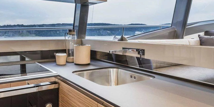 Ferretti Yachts 450