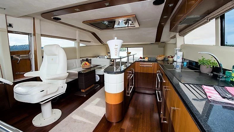 Galeon 640 FLY