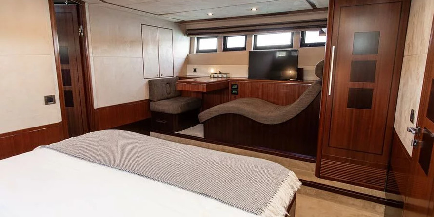 Galeon 640 FLY