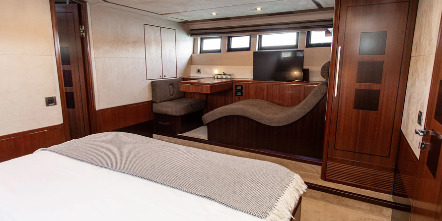 Galeon 640 FLY