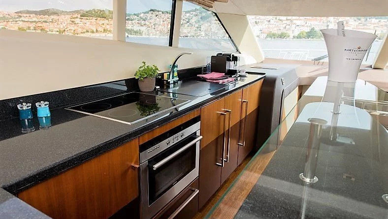 Galeon 640 FLY