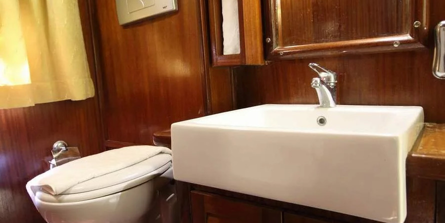 Motor sailor mauritius 43