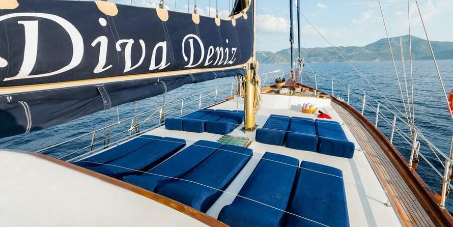 Motor sailor mauritius 43