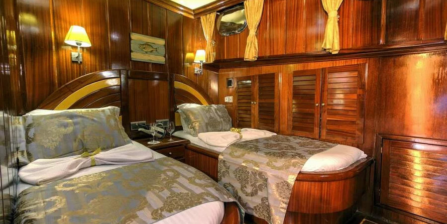 Motor sailor mauritius 43