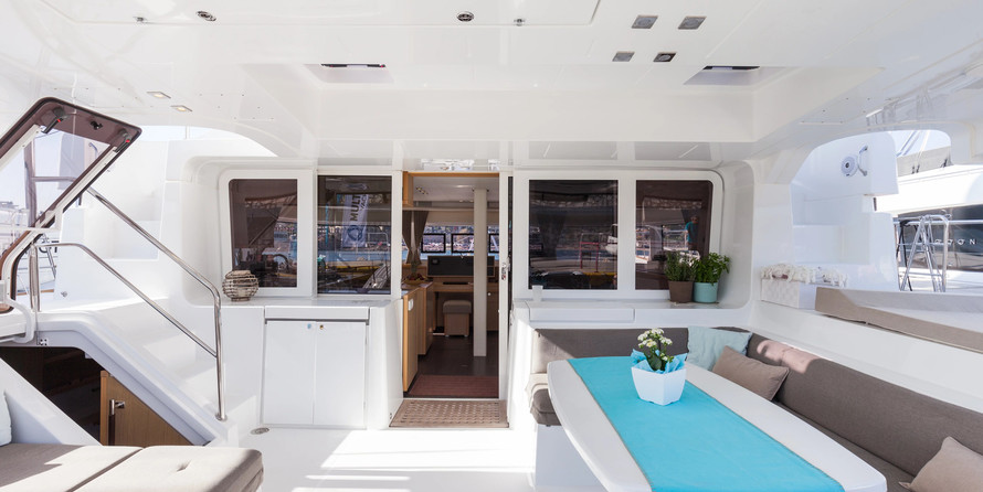 Lagoon 52