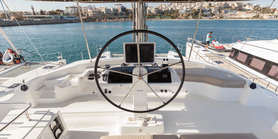 Lagoon 52