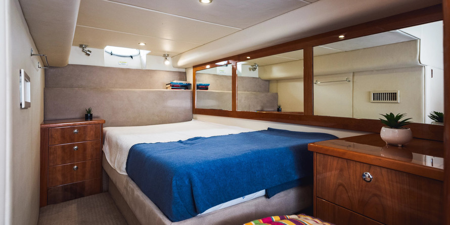 Riviera 5000 Sport Yacht