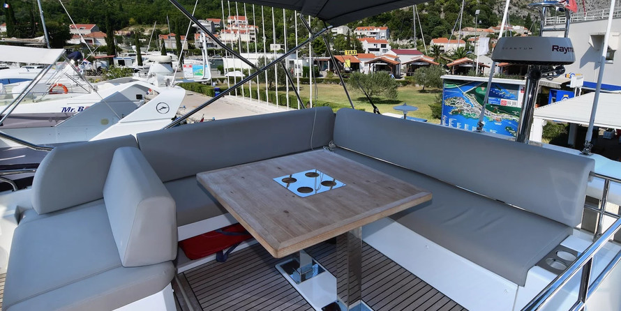 Jeanneau Prestige 590 Fly