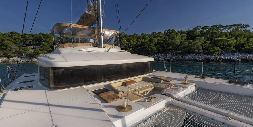 Lagoon 52