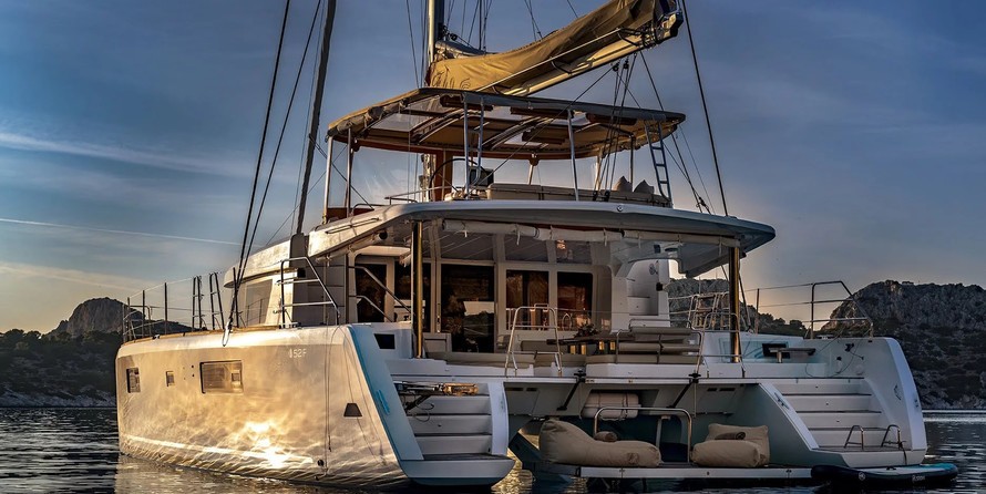 Lagoon 52