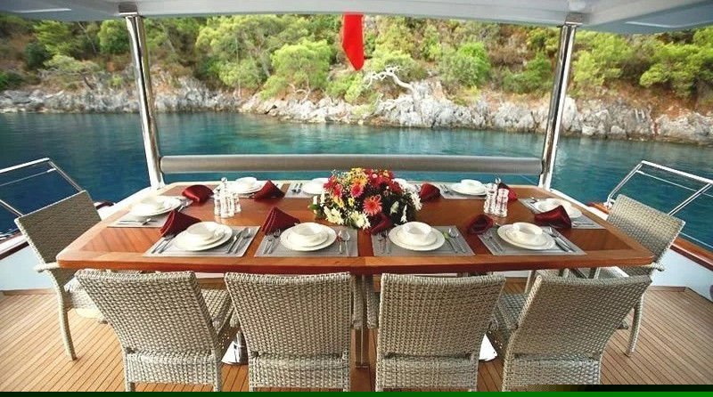 Motor yacht