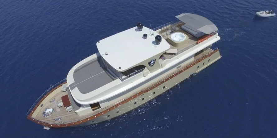 Motor yacht