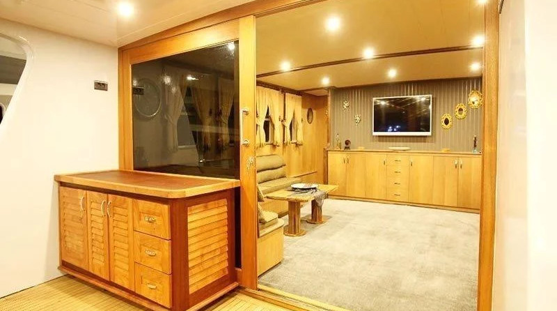 Motor yacht