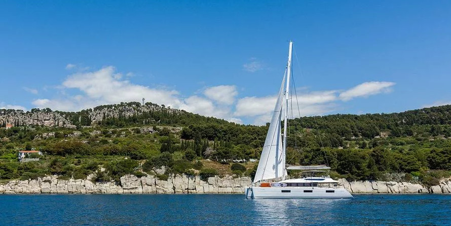 Lagoon 620