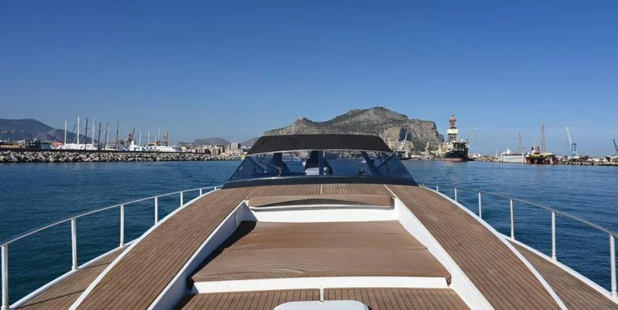 Leopard 23 - 3 + 1 cab.