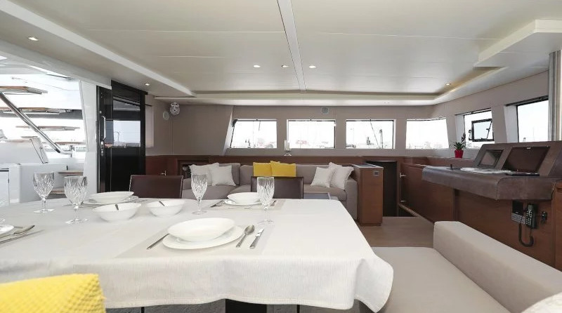 Lagoon 620