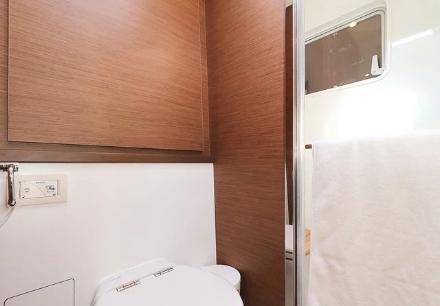 Lagoon 620 - 5 + 2 cab.