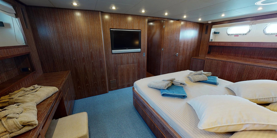 Cantieri di Pisa Akhir 85