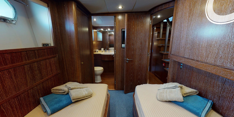 Cantieri di Pisa Akhir 85