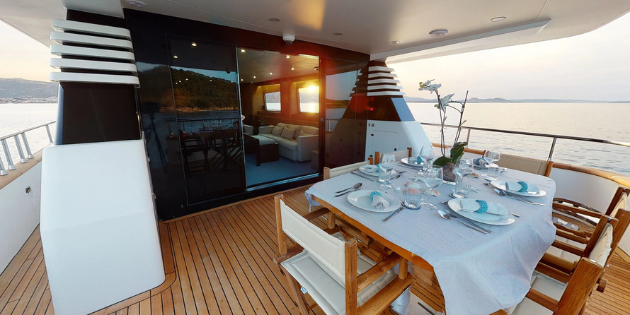 Cantieri di Pisa Akhir 85