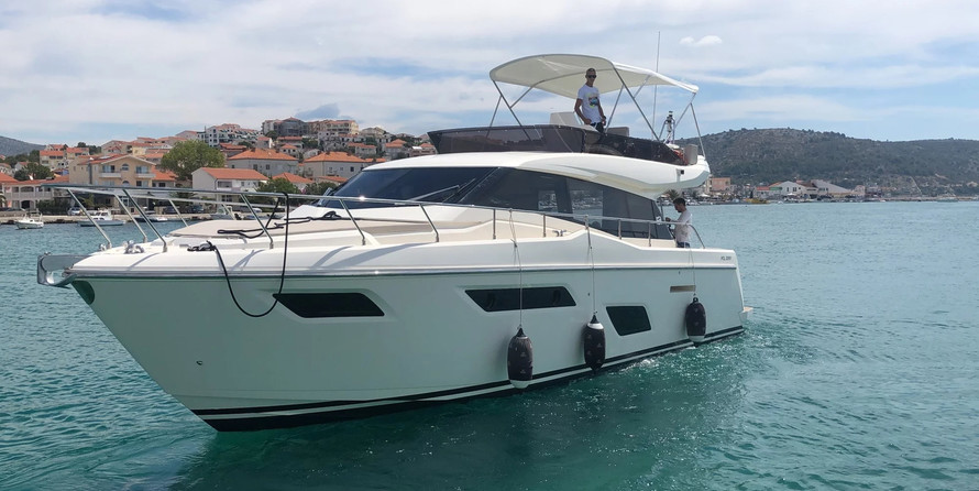 Ferretti 450