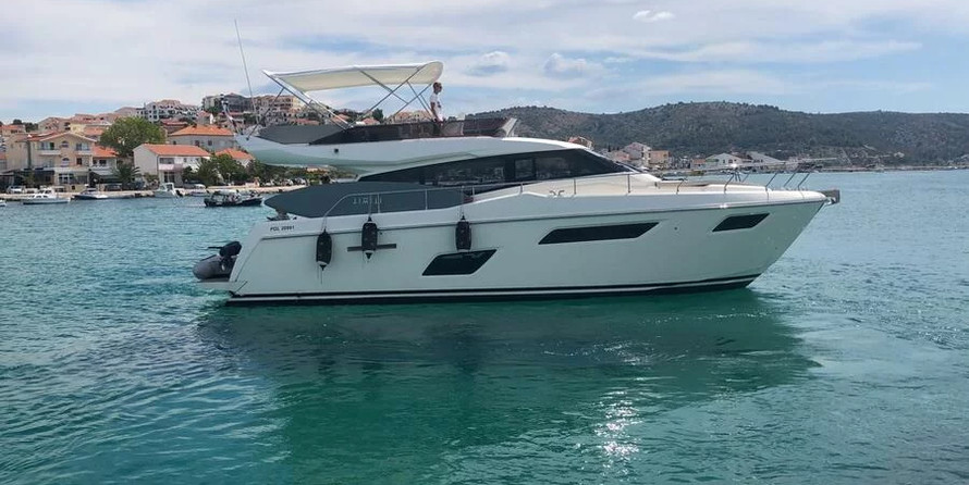 Ferretti 450