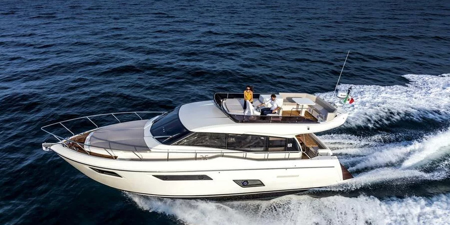 Ferretti 450