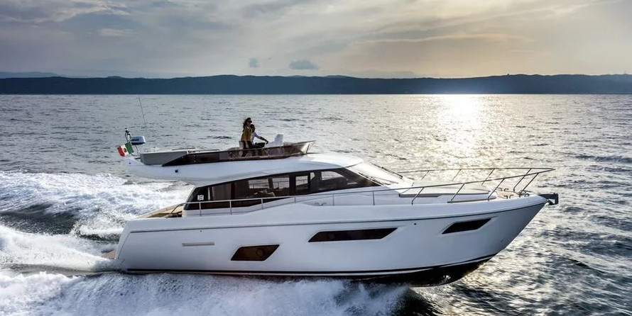 Ferretti 450