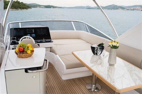 Azimut 55