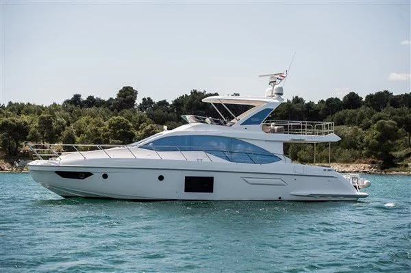 Azimut 55