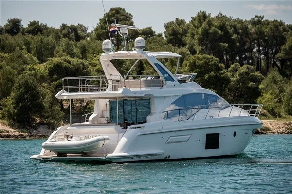 Azimut 55