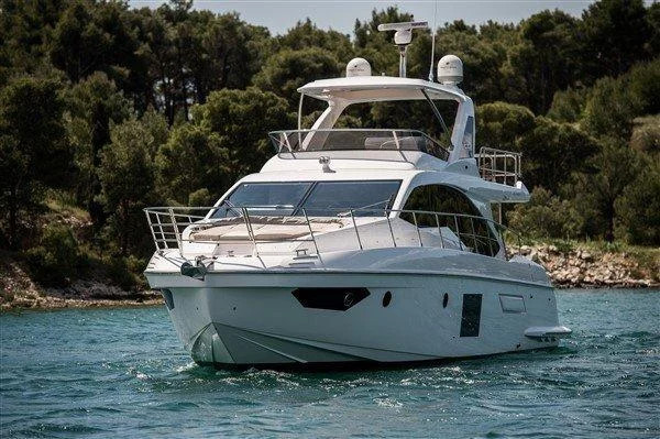 Azimut 55
