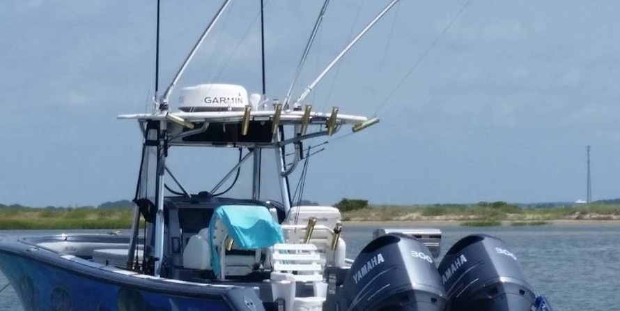 Pursuit 2870 center console