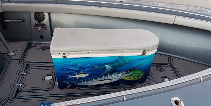 Pursuit 2870 center console