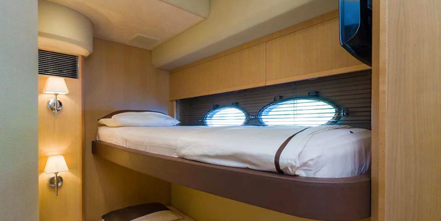 Princess V65 - 3 cab.