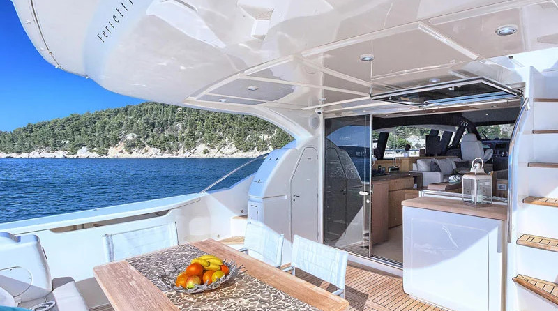 Ferretti 620