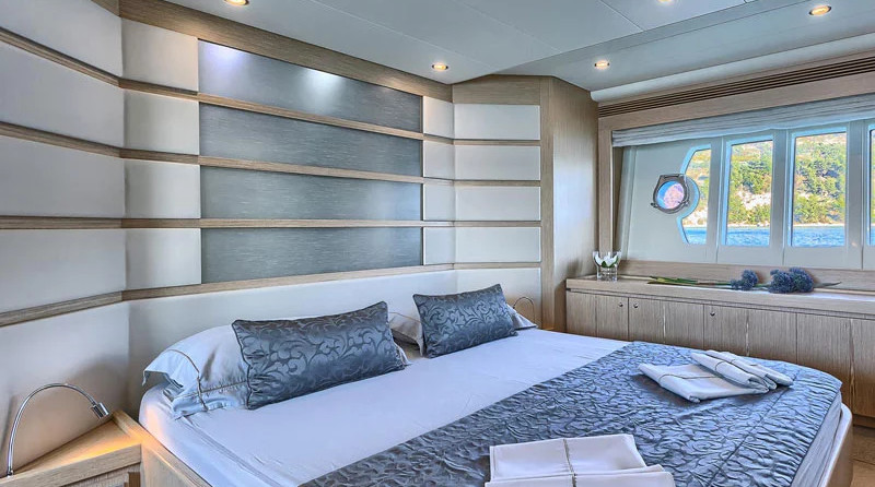 Ferretti 620