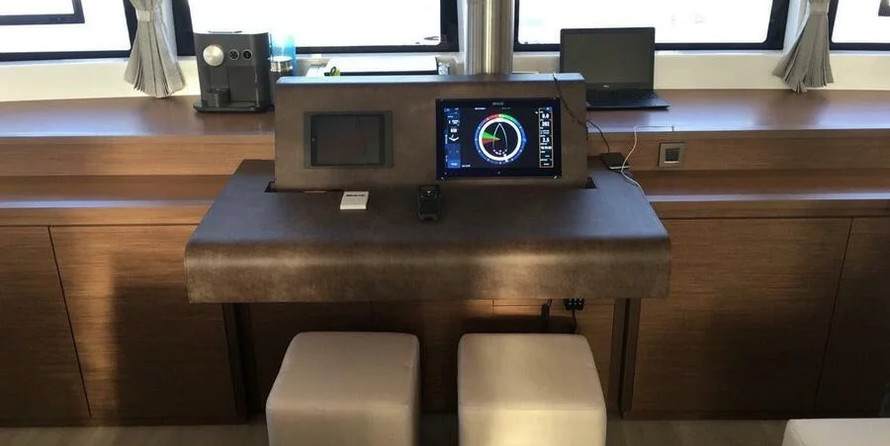 Lagoon 620