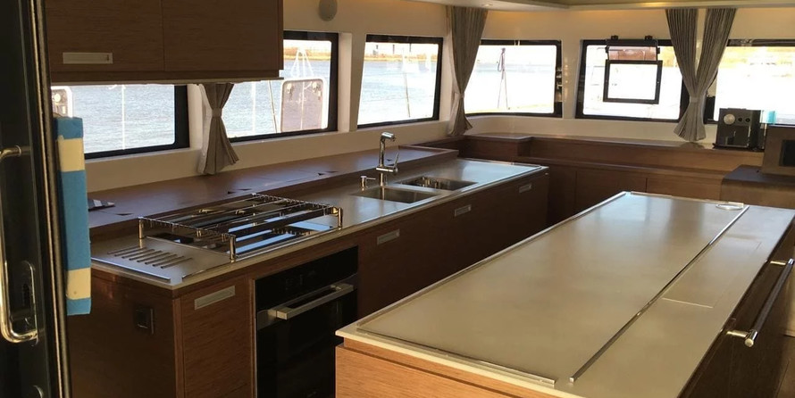 Lagoon 620