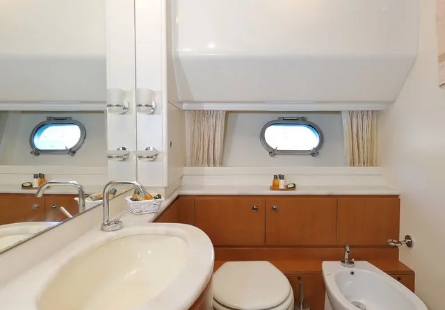 Ferretti 551 Yachts