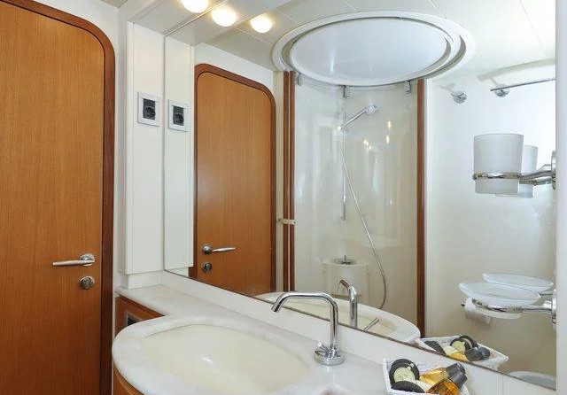 Ferretti 551 Yachts