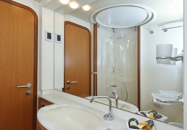 Ferretti 551 Yachts