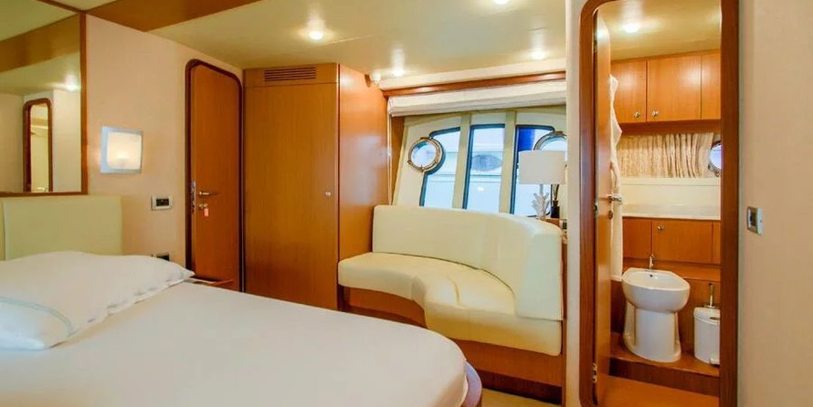 Ferretti 551 Yachts